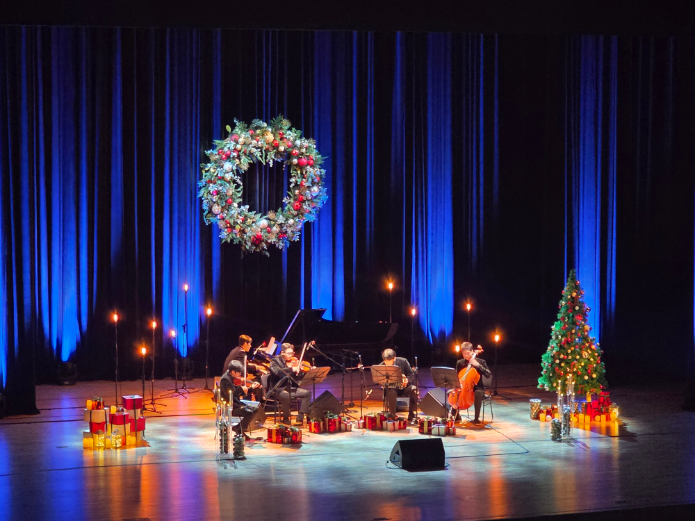 12월 기획공연 홀리데이 나이트